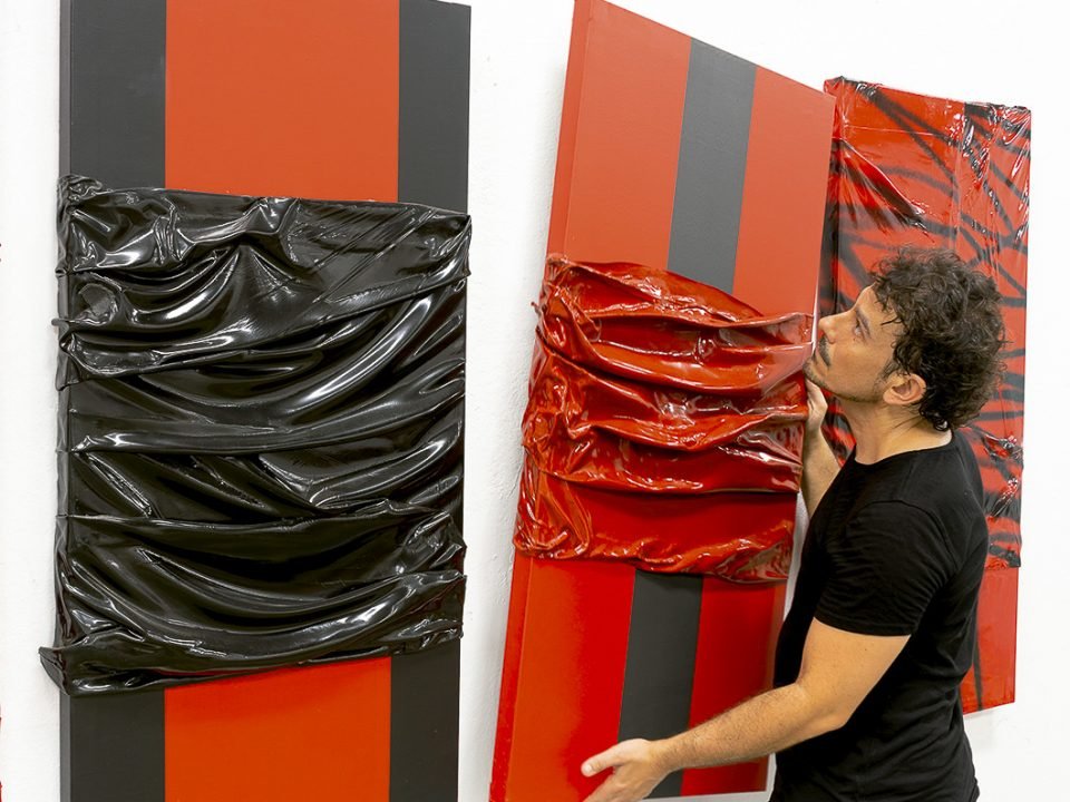 Vicente Gomez Perez_fake plastic red_global studio_2022_WEB_WEB